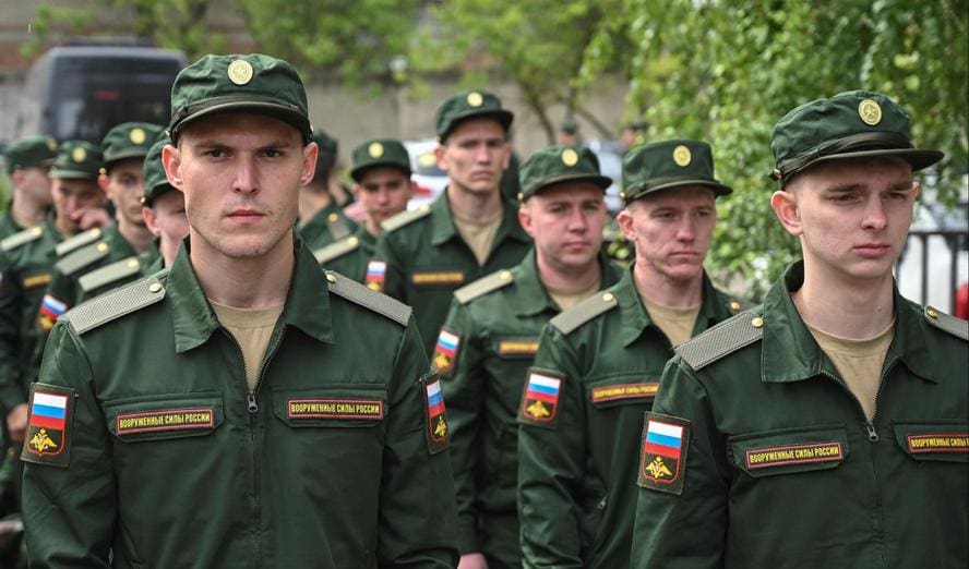 Power Growth in Russia Contract Military Forces 2025