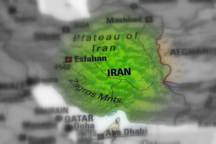 Escalating Gulf Tensions: Iranian Military Command Warns U.S. Over Strait of Hormuz Navigation